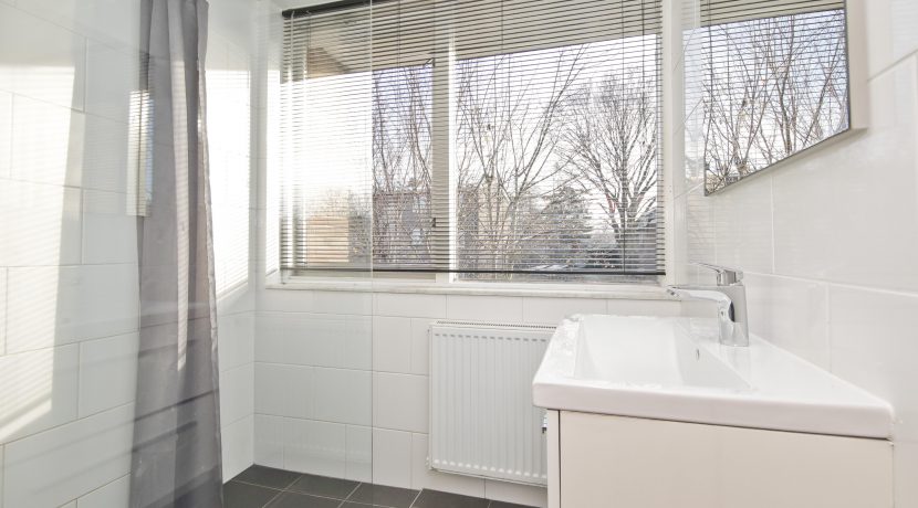 Starterswoning met tuin @Badhoevedorp Chr. Huygensstraat 31 Foto 09 badkamer 01a