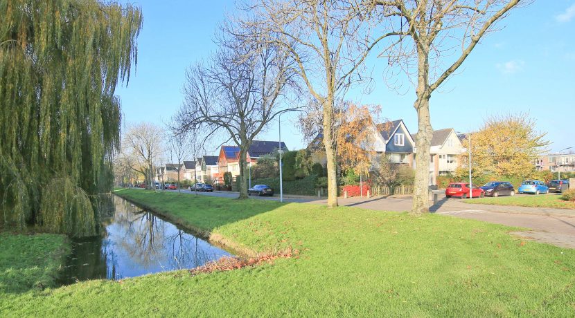 Starterswoning met tuin @Badhoevedorp Chr. Huygensstraat 31 Foto 25 straatbeeld 01b