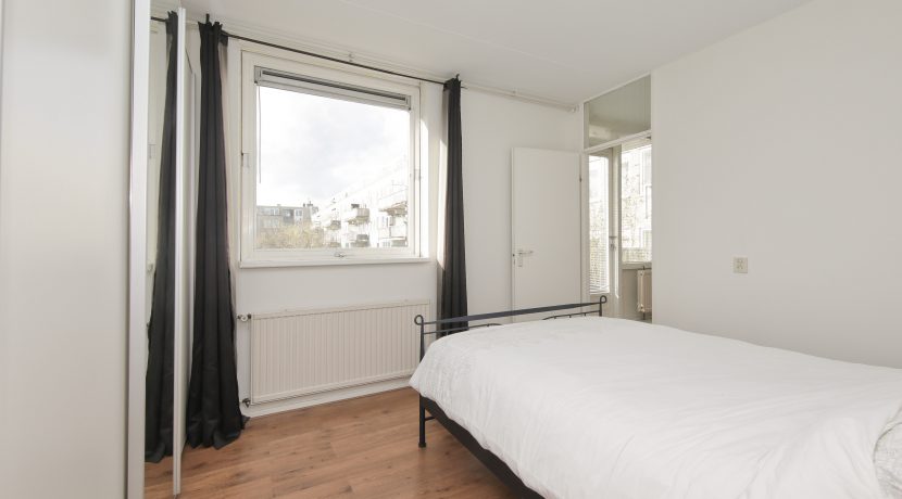 Appartement @Amsterdam Sparrenweg 26 foto 08 slaapkamer 01a
