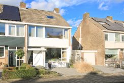 Lichte woning @Badhoevedorp Voltastraat 7 foto 16 gevel 01b