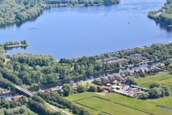 Wonen met eigen grond @Badhoevedorp Nieuwemeerdijk 245 foto 02 luchtfoto 01a