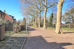 Stijlvolle villa met enorme tuin @Badhoevedorp Amersfoordtlaan 60 Foto 03 Straatbeeld 01a