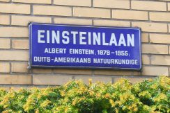 Einsteinlaan garage 19 Foto 02 naambord 01b