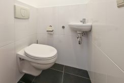 Toevluchtstraat 45 foto 22 toilet 01a