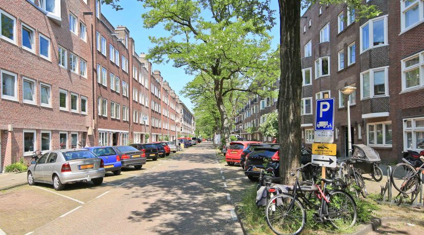Benedenwoning met tuin @Amsterdam John Franklinstraat 45-hs Foto 28 Straatbeeld 01b