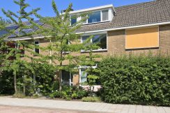 Rustig gelegen familiewoning @Badhoevedorp Dellaertlaan 60 Foto 16 Gevel 01b