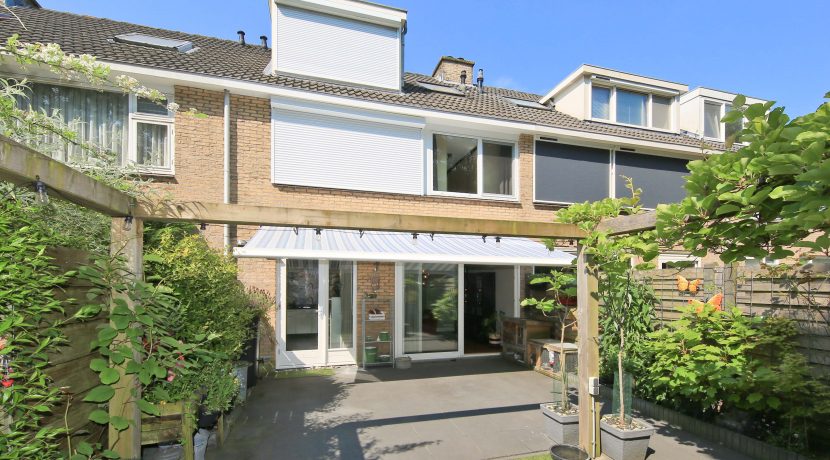 Rustig gelegen familiewoning @Badhoevedorp Dellaertlaan 60 Foto 31 Tuin 01d