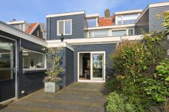 Goed verbouwde karakteristieke 2 o 1 kap in landelijk Lijnden Foto 04 Achtergevel 01a