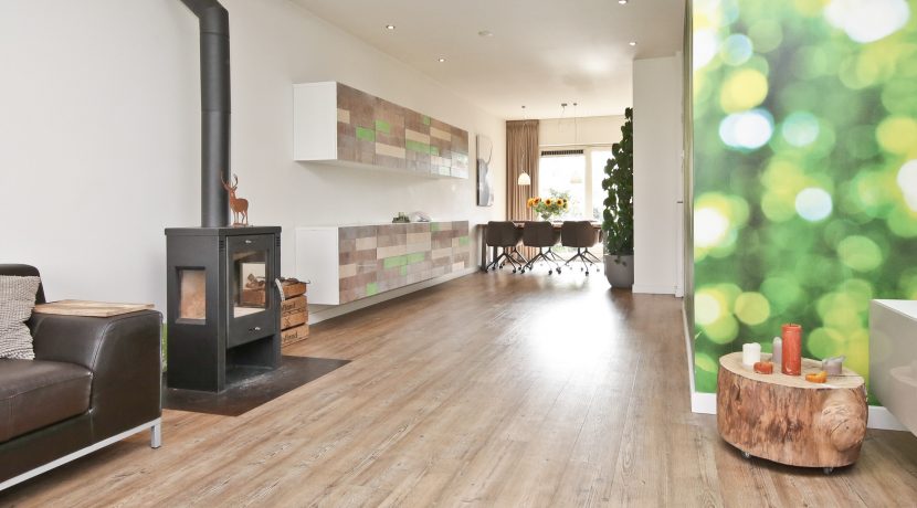 Goed verbouwde karakteristieke 2 o 1 kap in landelijk Lijnden Foto 06 Woonkamer 01b