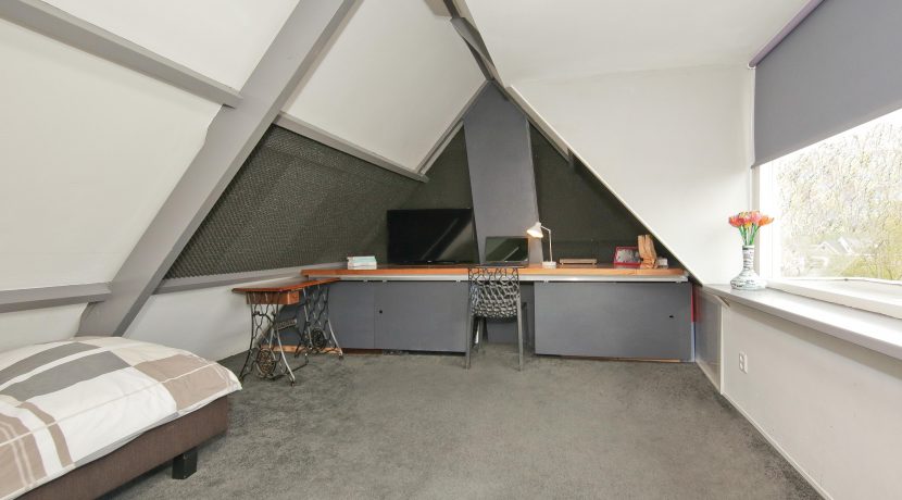 Goed verbouwde karakteristieke 2 o 1 kap in landelijk Lijnden Foto 15 Kamer 05a