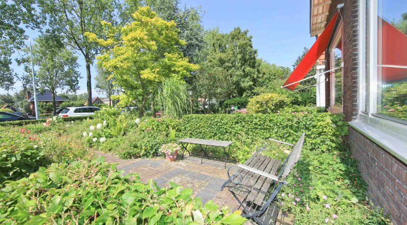 Goed verbouwde karakteristieke 2 o 1 kap in landelijk Lijnden Foto 21 voortuin 1a