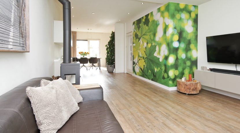 Goed verbouwde karakteristieke 2 o 1 kap in landelijk Lijnden Foto 27 Woonkamer 01g