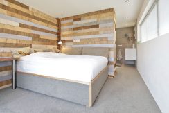 Goed verbouwde karakteristieke 2 o 1 kap in landelijk Lijnden Foto 36 Slaapkamer 01b