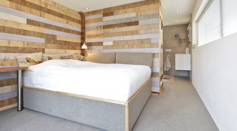 Goed verbouwde karakteristieke 2 o 1 kap in landelijk Lijnden Foto 36 Slaapkamer 01b