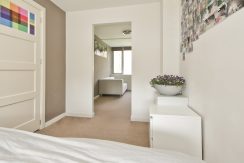 Goed verbouwde karakteristieke 2 o 1 kap in landelijk Lijnden Foto 48 Slaapkamer 03b