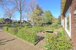 Goed verbouwde karakteristieke 2 o 1 kap in landelijk Lijnden Foto 59 Voortuin 01c