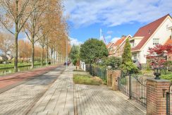 Goed verbouwde karakteristieke 2 o 1 kap in landelijk Lijnden Foto 63 Straatbeeld 01c