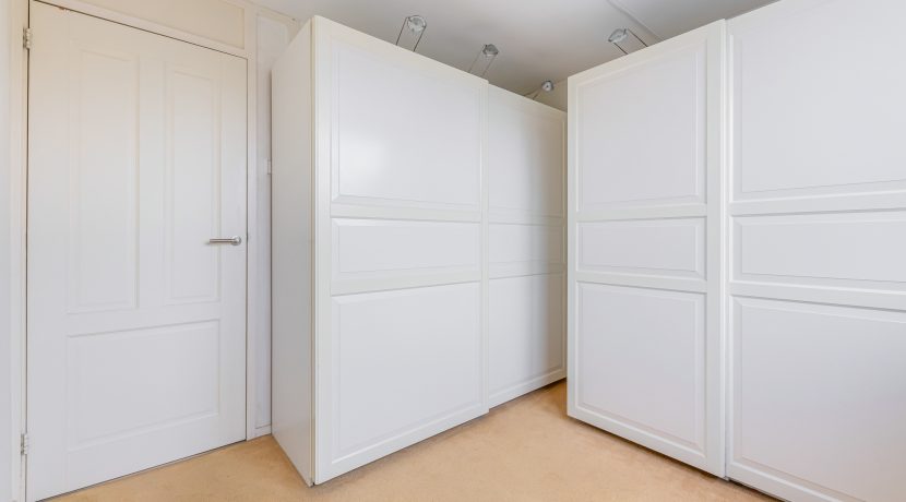 Vrijstaand wonen aan de Torricellistraat 11 @Badhoevedorp Foto 42 Kastenkamer 04b