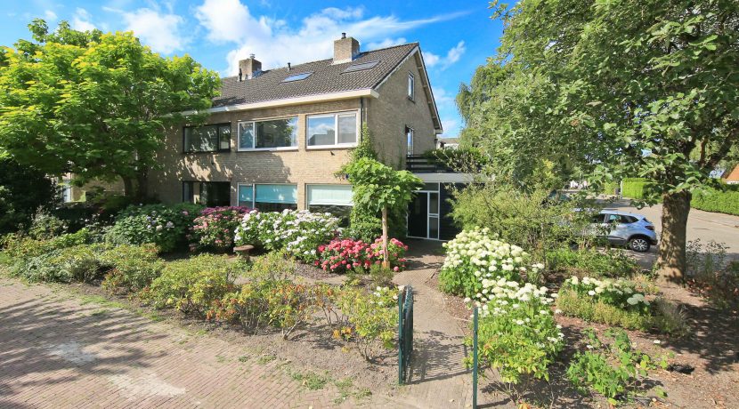 Half vrijstaande familiehuis @Badhoevedorp Kraayveld 41 Foto 01 Gevel 01a