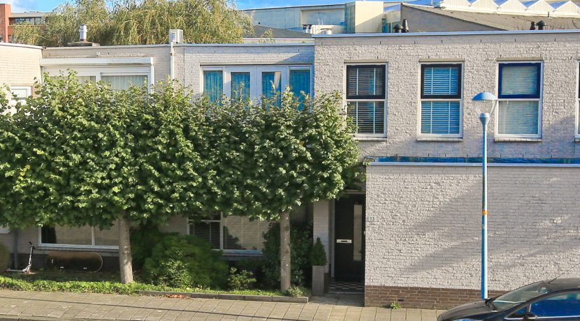 Moderne semibungalow @Badhoevedorp Robert Kochstraat 13 foto 15 gevel 01b