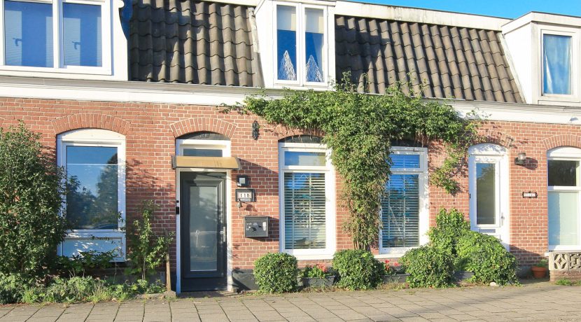 Rustig gelegen woning @Badhoevedorp Nieuwemeerdijk 115 foto 02 gevel 01b