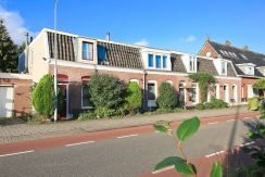 Rustig gelegen woning @Badhoevedorp Nieuwemeerdijk 115 foto 13 gevel 01d