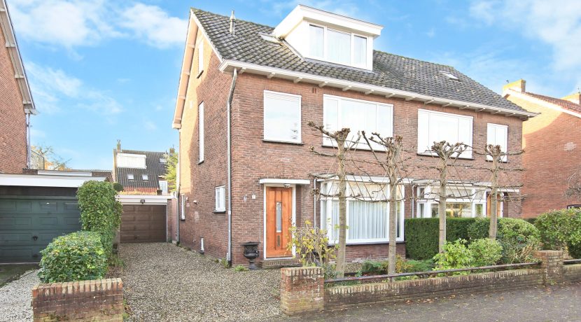 Half vrijstaand huis @Badhoevedorp Fazantstraat 7 Foto 01 Gevel 01a