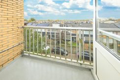Modern driekamerappartement op de bovenste etage in centrum @Badhoevedorp Marconistraat 74 foto 05 uitzicht 01a