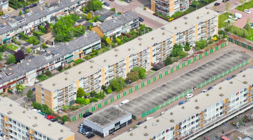 Modern driekamerappartement op de bovenste etage in centrum @Badhoevedorp Marconistraat 74 foto 33 luchtfoto