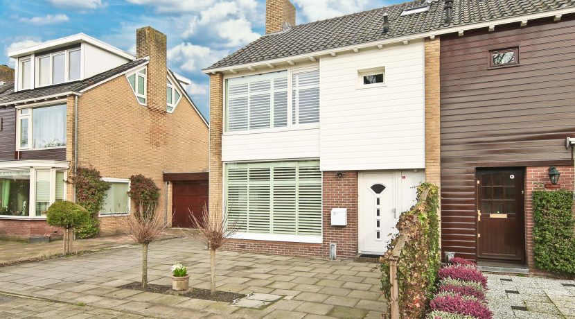 Goed verbouwde 21 kap @Badhoevedorp Zeemanlaan 37 foto 15 voorgevel 01b