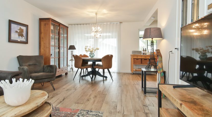 Goed verbouwde 21 kap @Badhoevedorp Zeemanlaan 37 foto 19 woonkamer 01d