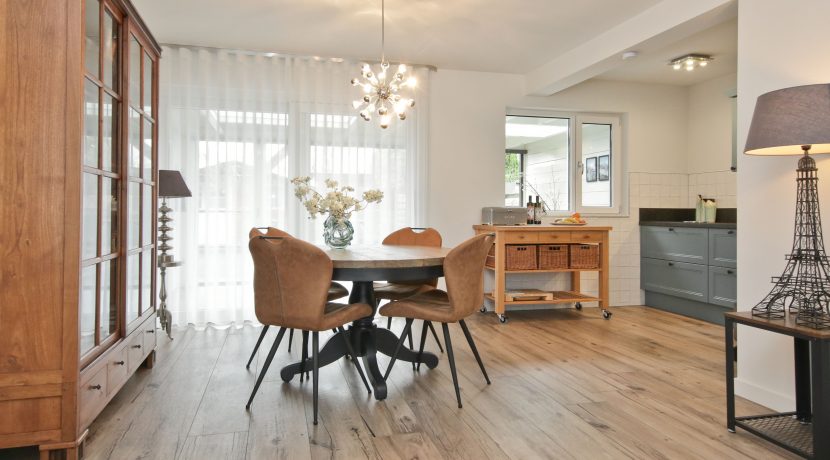 Goed verbouwde 21 kap @Badhoevedorp Zeemanlaan 37 foto 23 woonkamer 01g