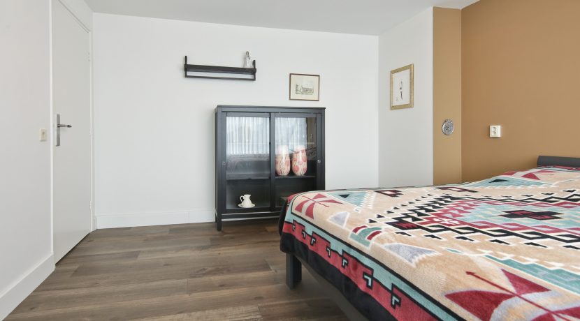 Goed verbouwde 21 kap @Badhoevedorp Zeemanlaan 37 foto 35 slaapkamer 01b