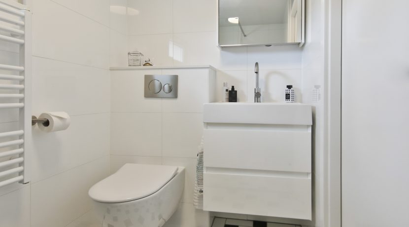 Goed verbouwde 21 kap @Badhoevedorp Zeemanlaan 37 foto 38 badkamer 01b