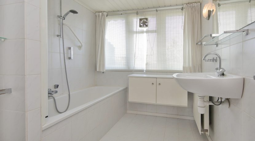 12 Lijnderdijk 259 badkamer 01a