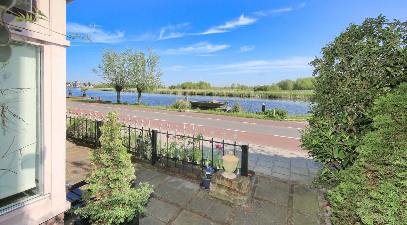 46 Lijnderdijk 259 voortuin 01a