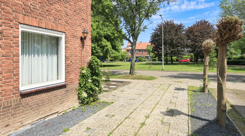50 Generaal Snijdersplantsoen 27 oprit 01a