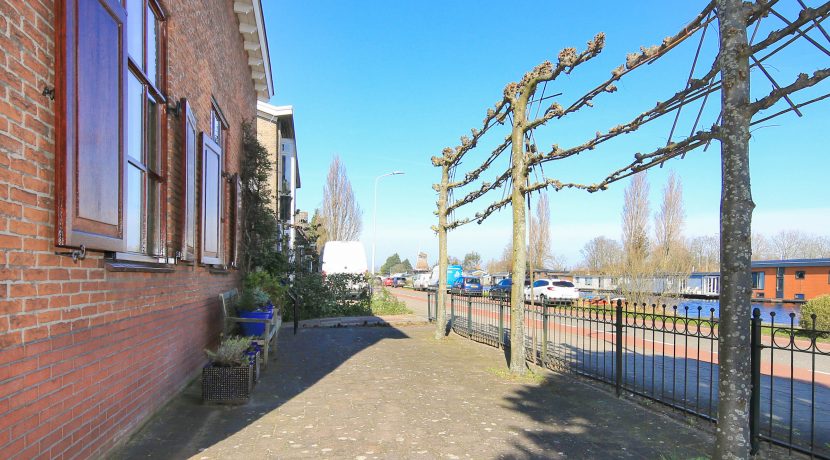 22 Nieuwemeerdijk 90 Foto voortuin 01a
