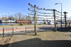 23 Nieuwemeerdijk 90 Foto voortuin 01b