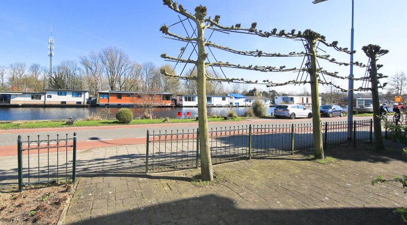 23 Nieuwemeerdijk 90 Foto voortuin 01b
