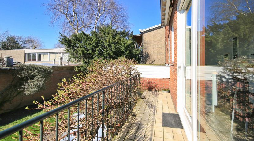 37 Nieuwemeerdijk 90 Foto terras 01a