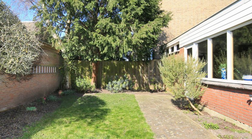 41 Nieuwemeerdijk 90 Foto tuin 01e