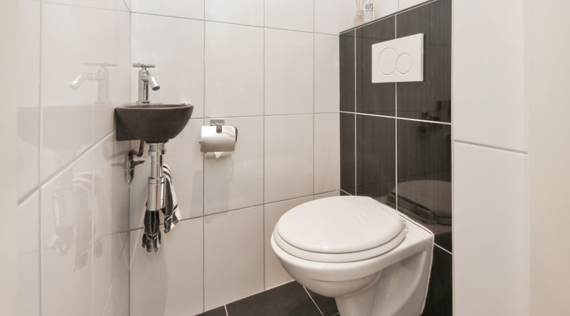 Marconi 42 Foto 12 Toilet 01a