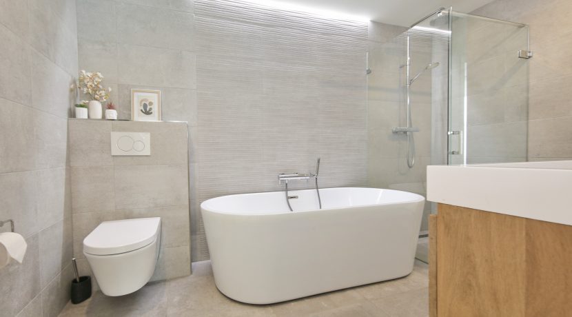 13 Hoofdweg 24 badkamer 01a
