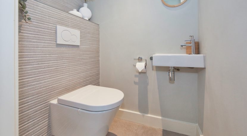 62 Hoofdweg 24 toilet 01a