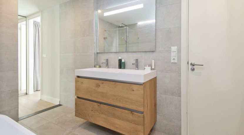 68 Hoofdweg 24 badkamer 01c