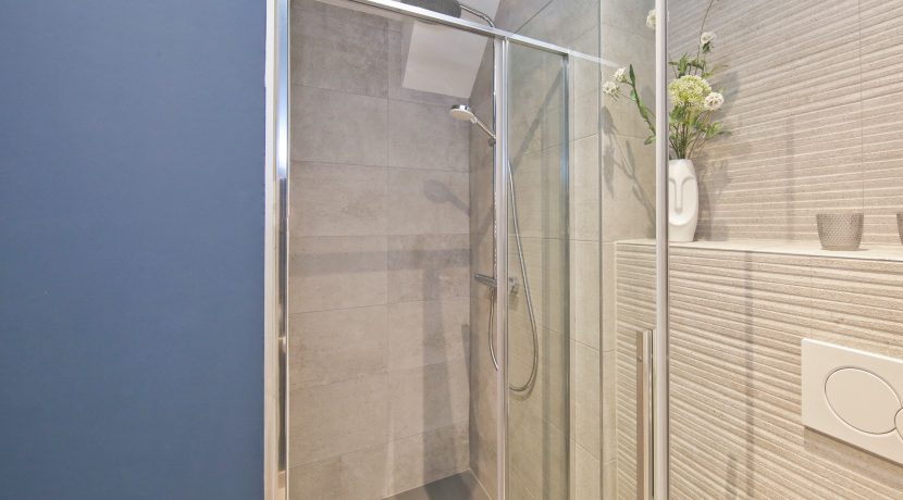 76 Hoofdweg 24 badkamer 02b