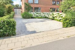 82 Hoofdweg 24 voortuin 01c