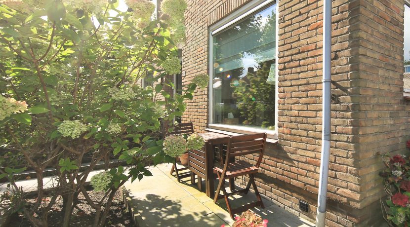 41 Hoekwoning Ibisstraat 25 Voortuin 01a