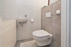 16a Dr Sabelstr 35 toilet 01a
